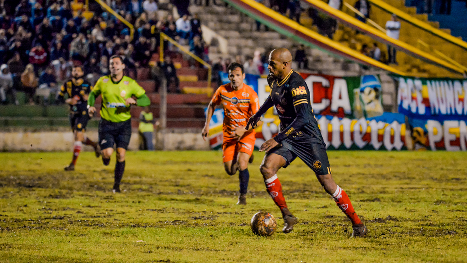 Leia mais sobre o artigo Empate no primeiro jogo das quartas de final